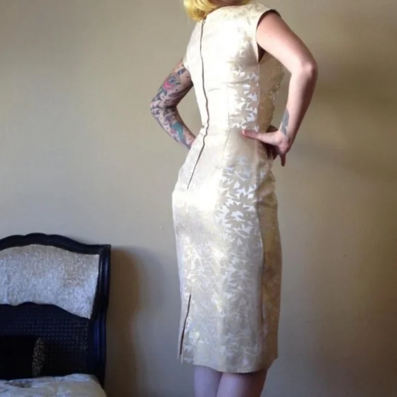 Vintage 50s Gold Lamé Cocktail Dress - Label is size 10 - Picture 11 of 11
